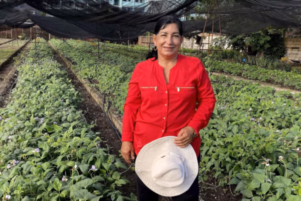 De la tierra urbana de Camagüey a las cien heroínas de la FAO