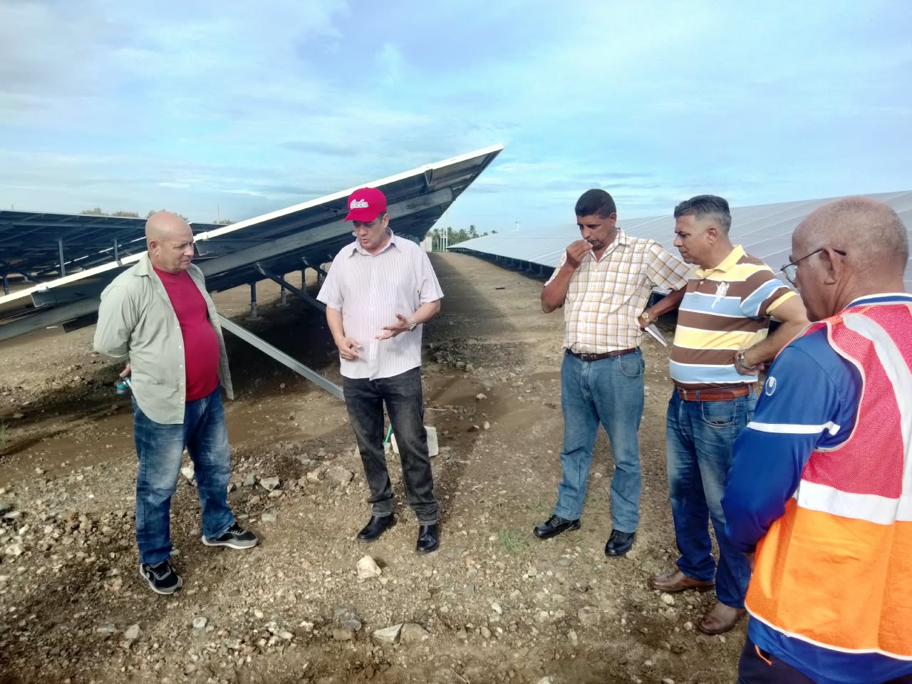 Constatan en Guáimaro avances en la ejecución de parque fotovoltaico
