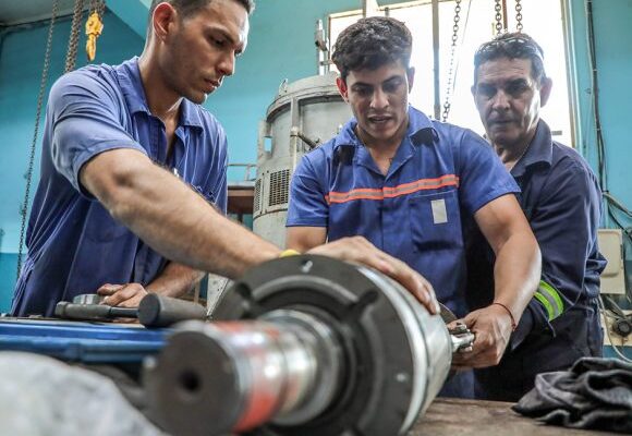 Explica Trabajo y Seguridad Social condiciones del pluriempleo