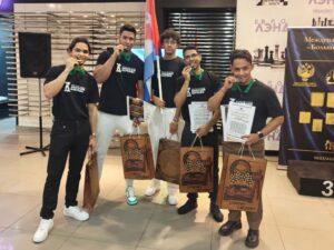 Cubanos se alzan con el tercer lugar en torneo de ajedrez en Rusia