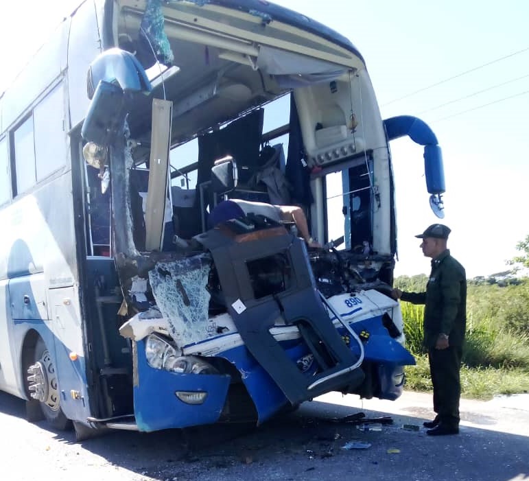 Accidente masivo en Camagüey deja un fallecido y ocho lesionados
