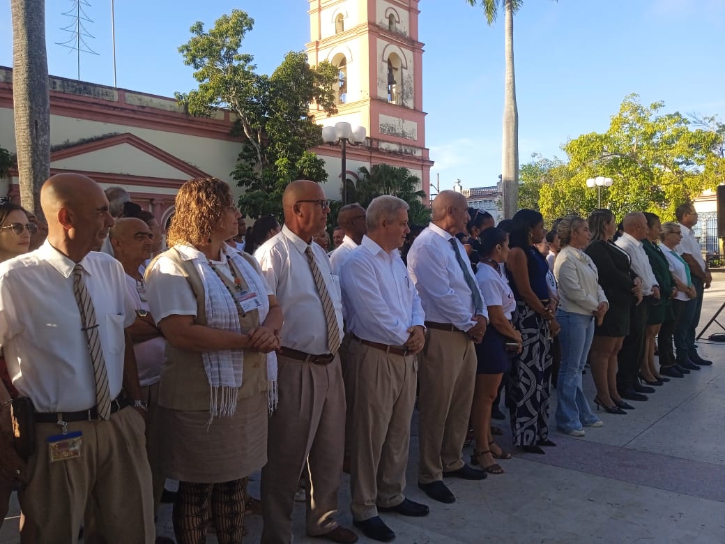 Comprometidos trabajadores bancarios de Camagüey con mejora de los servicios (+ Fotos)