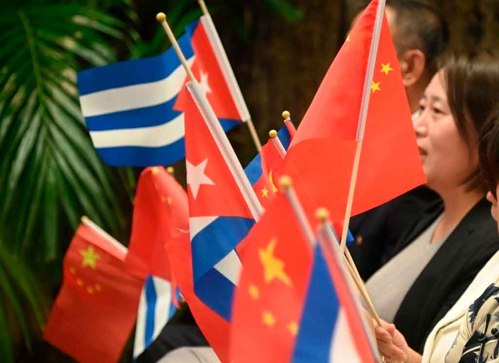 Saluda Cuba aniversario de fundación de la República Popular China