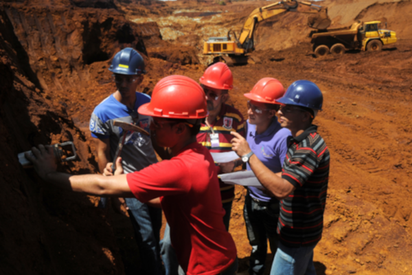 Reconocen en Camagüey labor de geólogos y mineros
