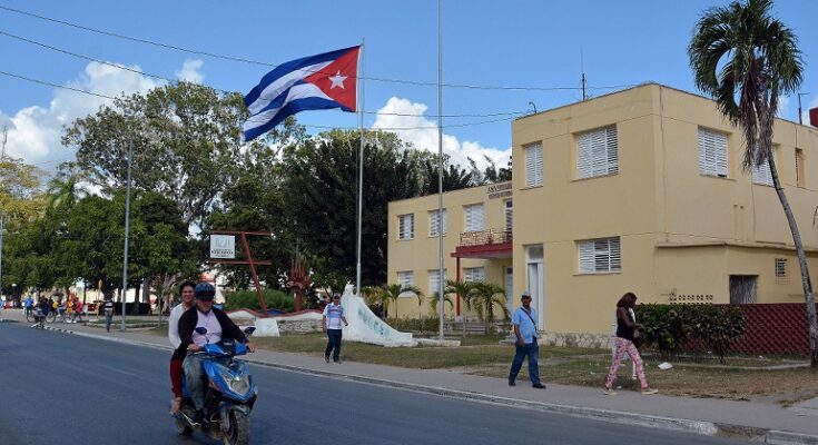 Evalúa Consejo de la Administración Municipal de Florida prioridades socioeconómicas y servicios vitales