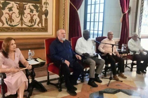 Conmemoran 50 años de los órganos locales del Poder Popular